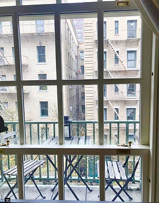 Rented by R New York | media 3