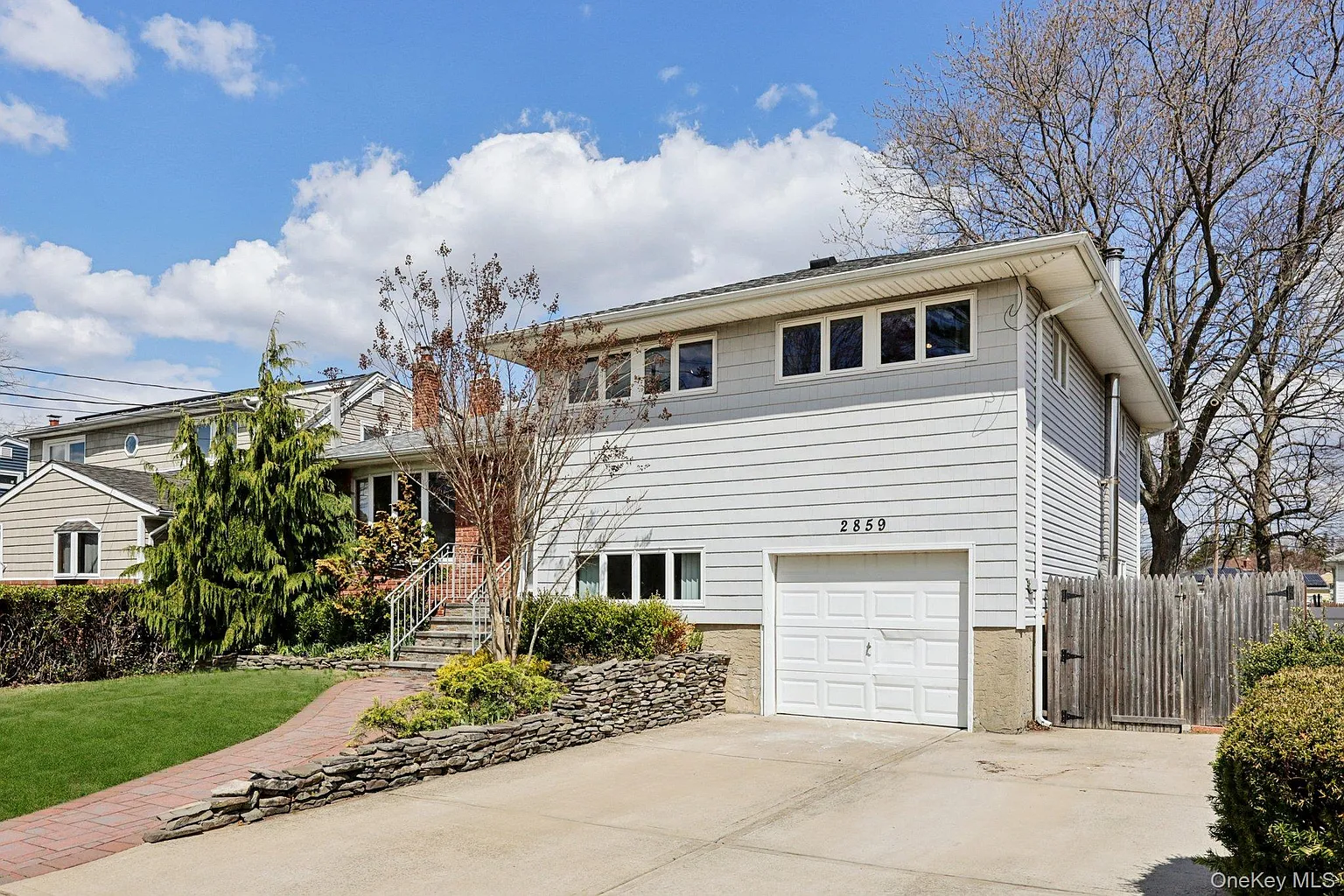 2859 Saw Mill Road photo 1