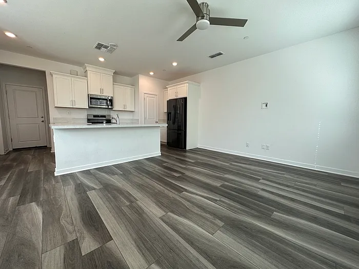5301 E Commerce Way #53101 — Photo 5
