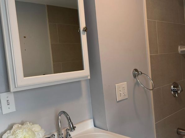 2 Adams St APT 1