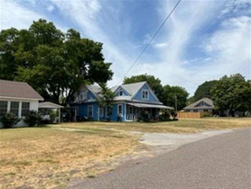 317 Burney St, Colbert, OK 74733 Zillow
