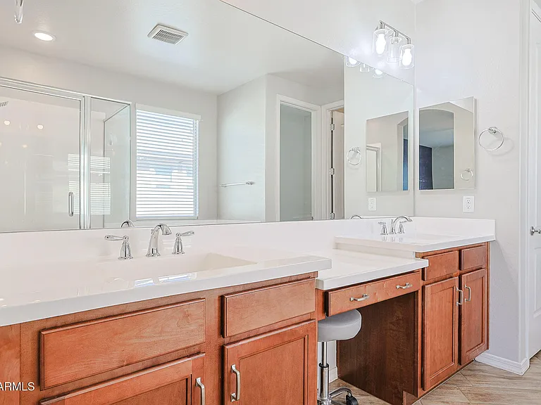 15269 W Pierce St — Photo 21