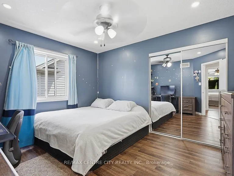 1141 Crosscreek Cres — Photo 15