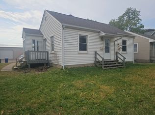 1017 Grant St, Bettendorf, IA 52722