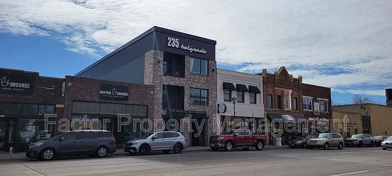 235 Belgrade Ave #302