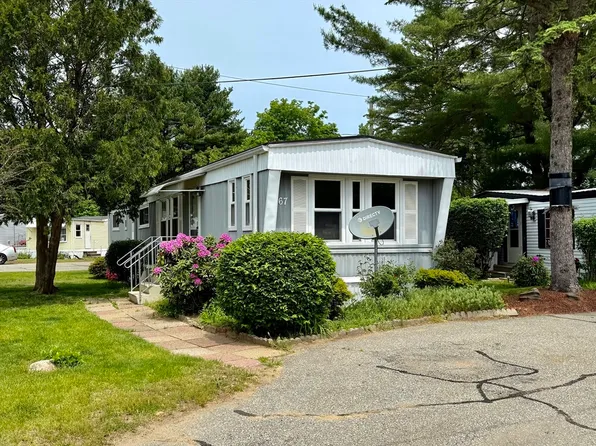 735 Memorial Dr Trlr 67, Chicopee, MA 01020