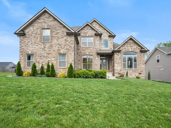 100 David Keith Ln, Clarksville, TN 37042