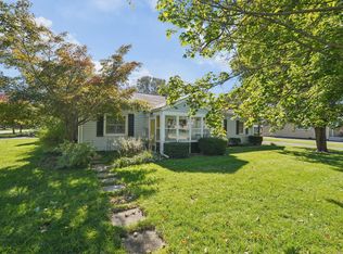2227 Zollinger Rd, Upper Arlington, OH 43221