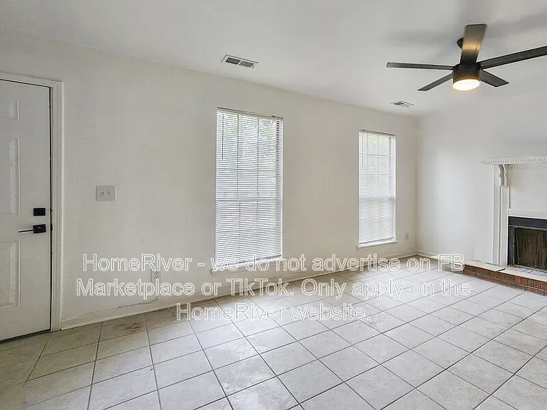 5482 Martins Crossing Rd — Photo 3