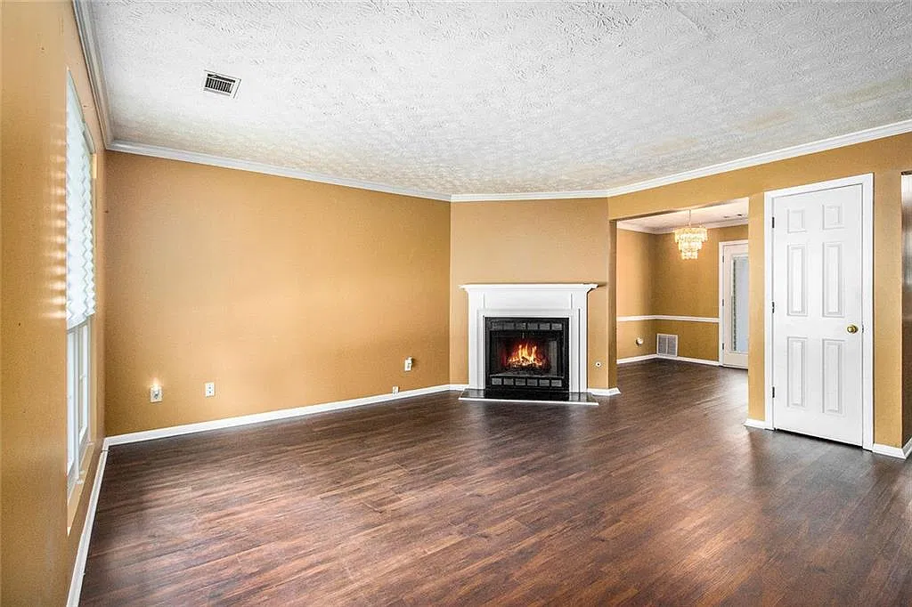 2 bed, 2.5 bath, 1160 sqft, $1,600 — Photo 3