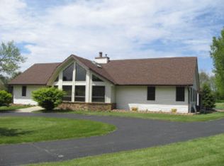 1734 Valley View Dr, Belvidere, IL 61008