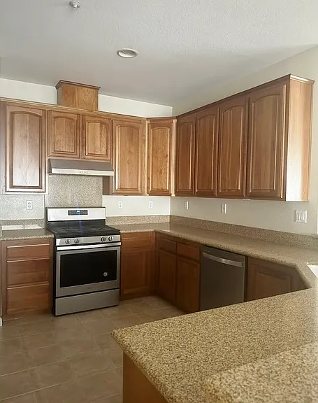 110 Primrose Ln — Photo 3