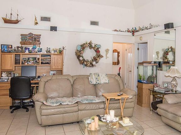 5th image of 20277 Palmetto Ln