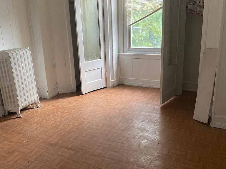 608 W Annsbury St #1A — Photo 2
