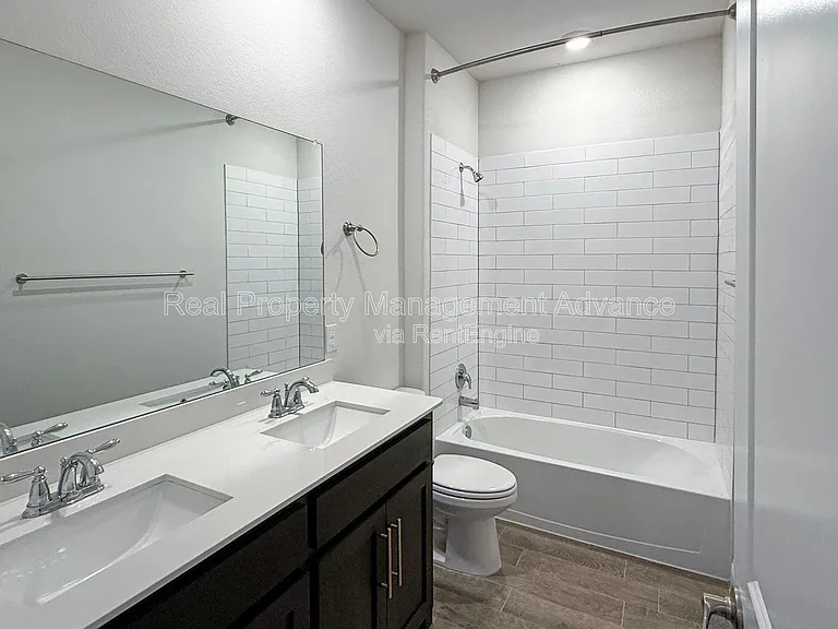 2912 Log Cabin Dr — Photo 16