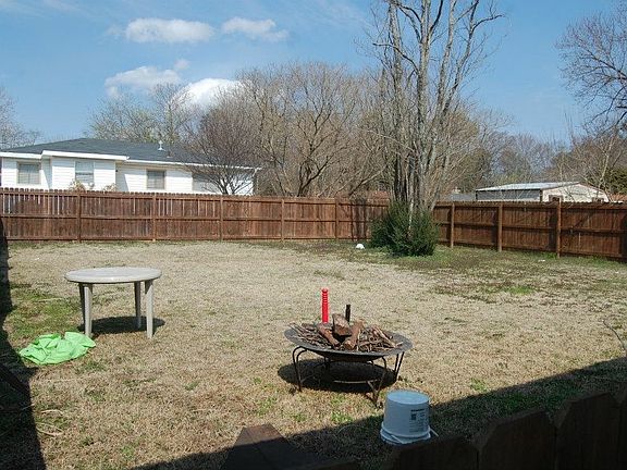 Great fully fenced backyard