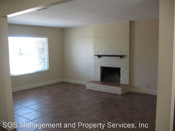 4th image of 740 N Citrus Ave #1