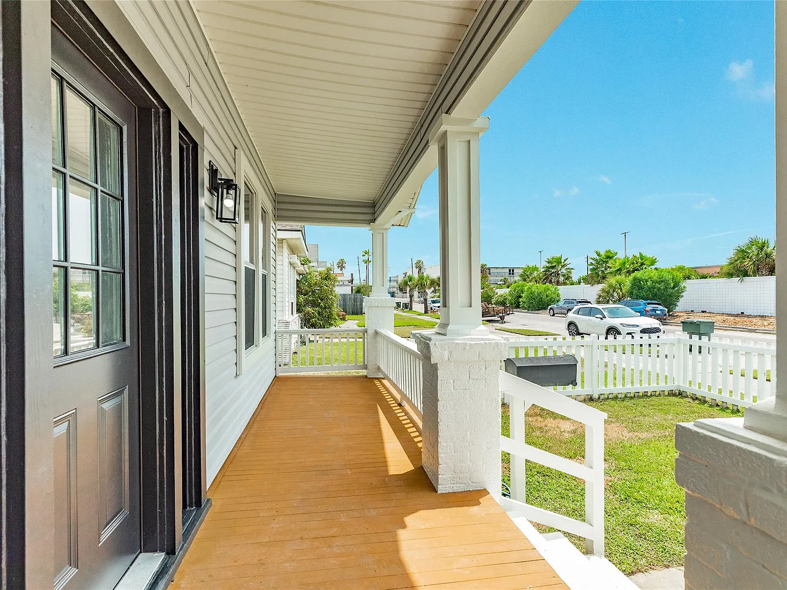 3 bed, 2.0 bath, 1456 sqft, $2,750 — Photo 4