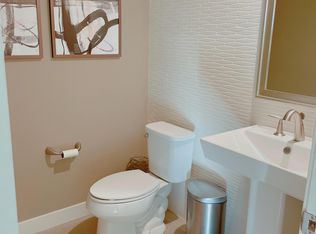 1627 Periwinkle St, Santa Rosa, CA 95403