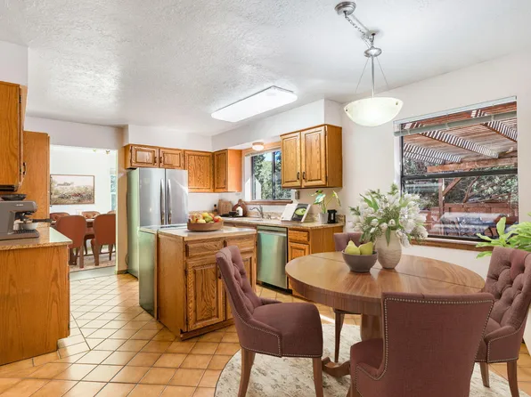 98 Lagarto Rd, Tijeras, NM 87059