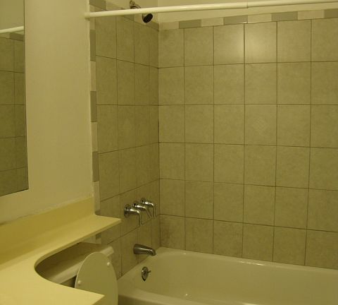 5th image of 2534 Crescent St APT 3B