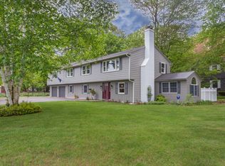 8 Burgundy Dr, Hampton, NH 03842