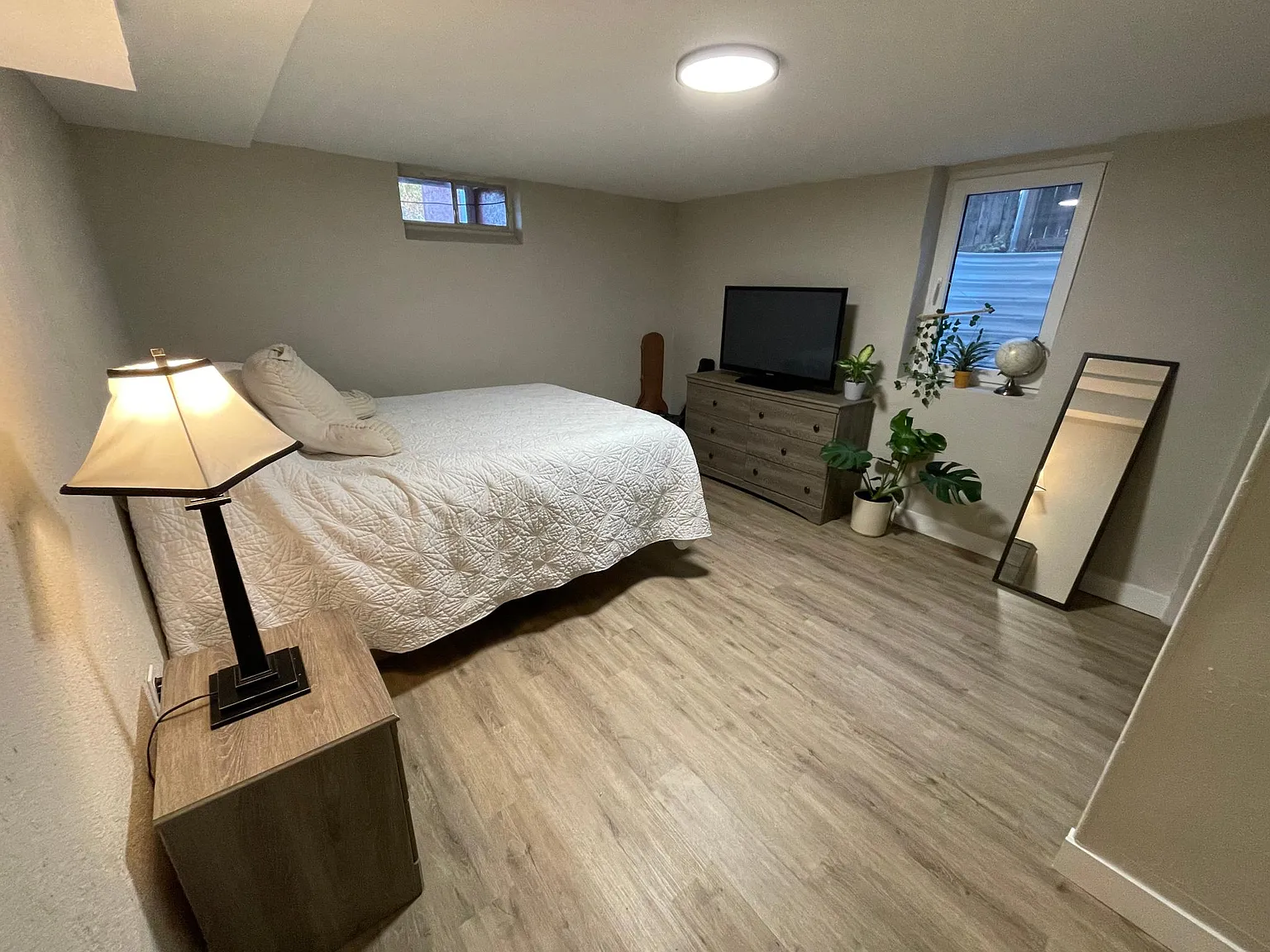 3 bed, 1100 sqft, $1,900 — Photo 2