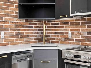 99 Varet St #1F, Brooklyn, NY 11206