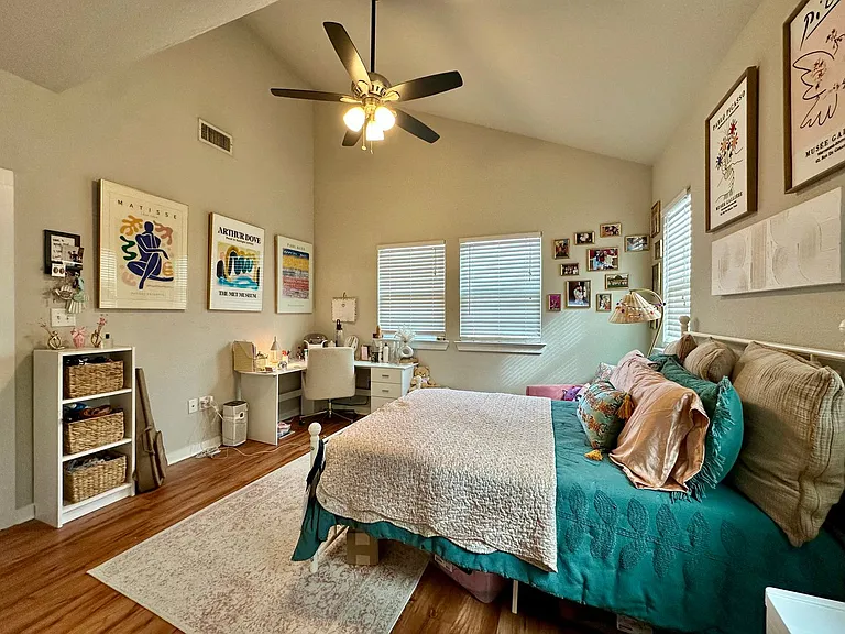 218 Gurley Ln — Photo 10