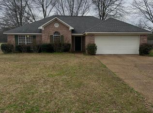 643 Southern Oaks Dr, Florence, MS 39073