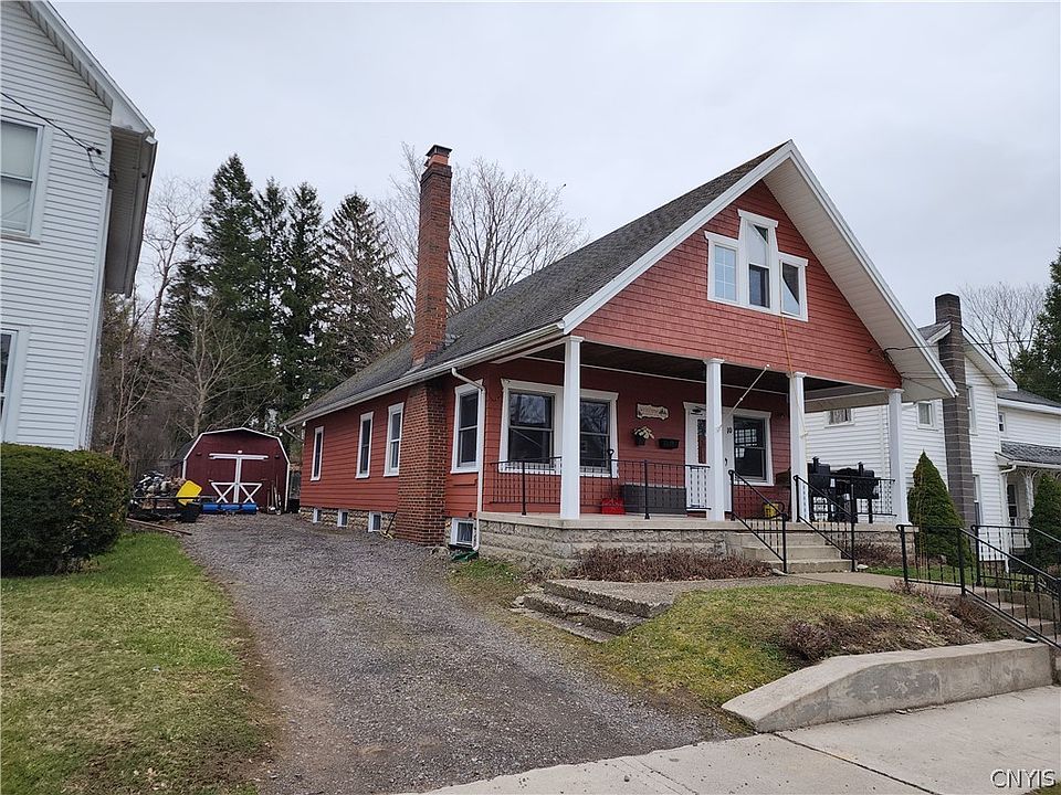 1st image of 10 Gaylord St