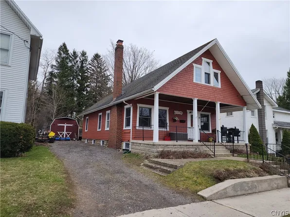 10 Gaylord St, Sodus, NY 14551