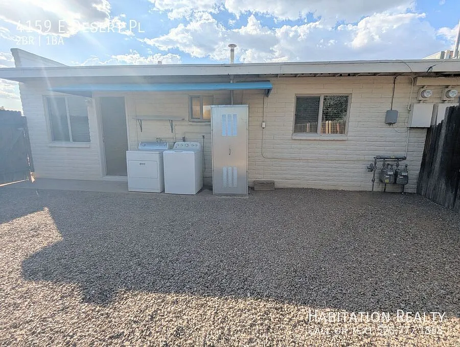 Delightful 2Bed/1Bath duplex at Oak Flower, central Tucson! — Photo 4