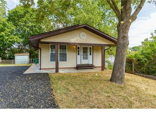 33 Cedar Ridge Dr, Pacific, MO 63069