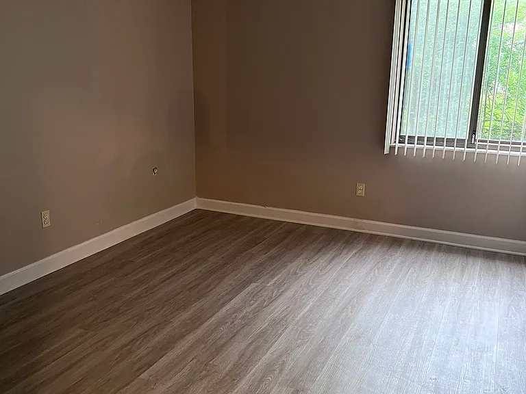 3245 Mayfield Rd #10 — Photo 7