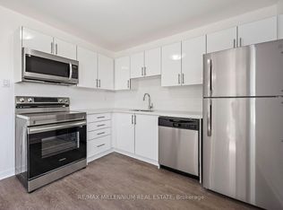 201 Lindsay St S #104, Kawartha Lakes, ON K9V2N2