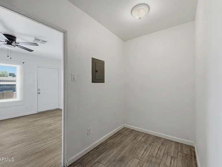 907 N 22nd Pl #3 — Photo 9
