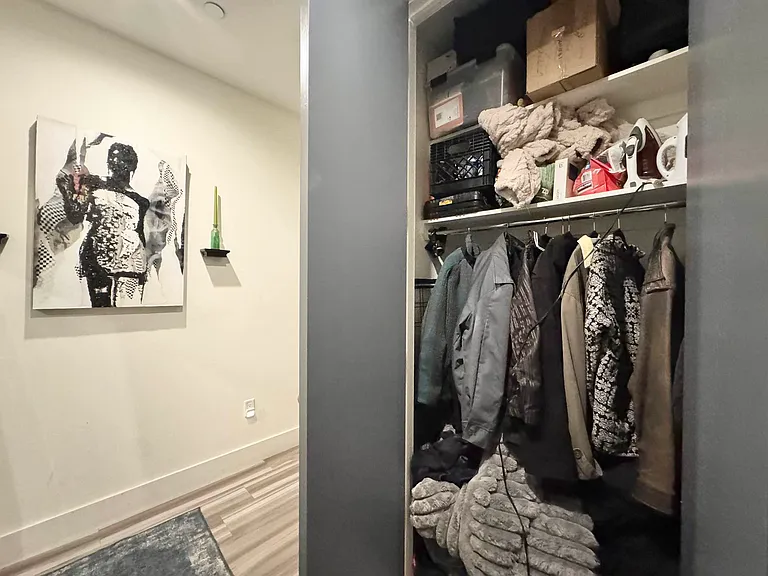 709 Hart St #1F — Photo 16