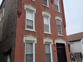 3222 S May St, Chicago, IL