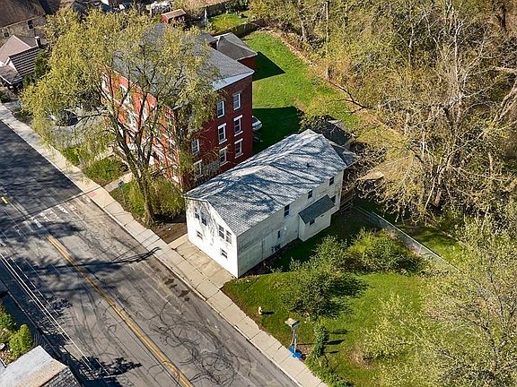 5th image of 278 Deerfield St