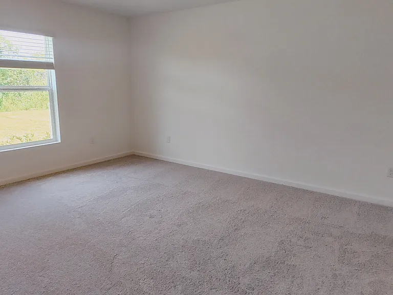 660 Carlyle Way — Photo 9