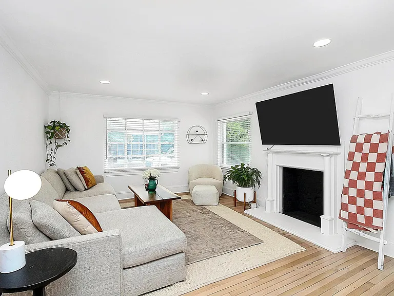 1824 Merriman Ave — Photo 4