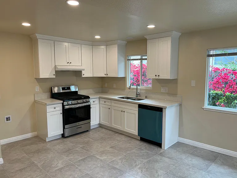 824 S California Ave #A — Photo 8