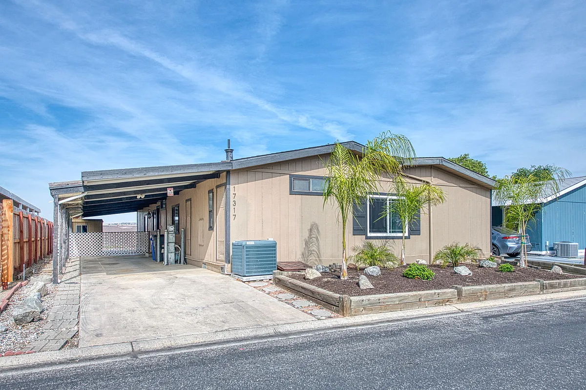 Building Photo - 17317 Parkcliffe Ln