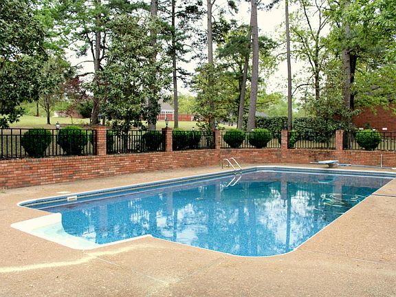 5th image of 508 Autumnwood Dr