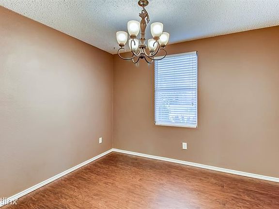 3rd image of 2600 Shorecrest Dr