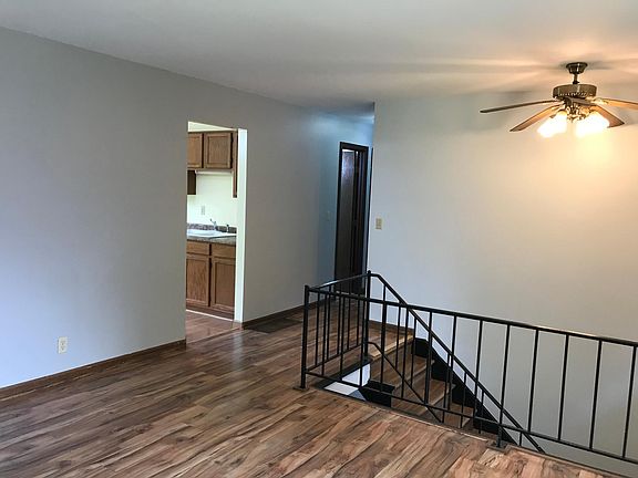 5th image of 417 S Hillsdale Ave