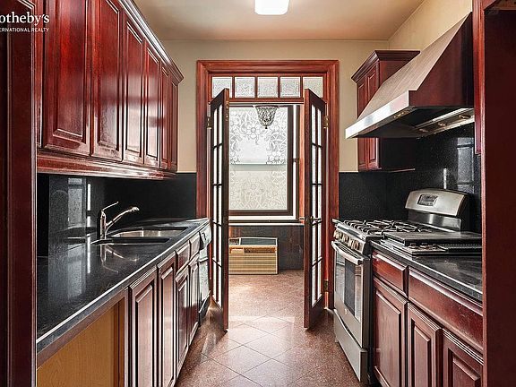 5th image of 68 E 86th St APT 10A