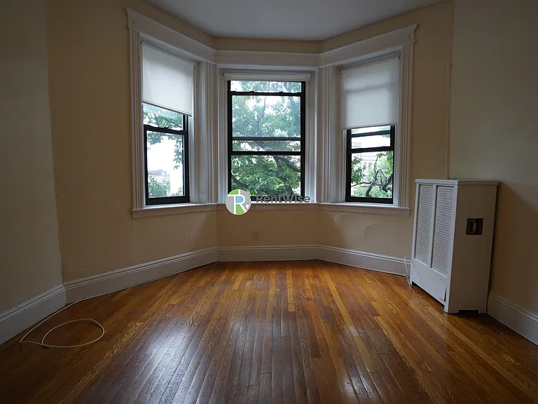 1148 Commonwealth Ave #33 — Photo 2