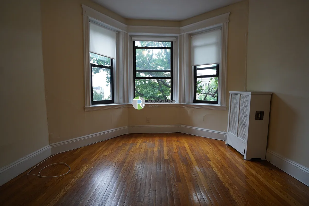 Building Photo - 1148 Commonwealth Ave #33